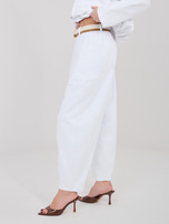 Białe sztruksowe spodnie z paskiem RUE PARIS 