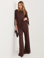 Czekoladowy damski komplet z szerokimi spodniami 