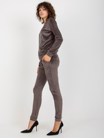 Hurtownia Ciemnoszary damski komplet welurowy z aplikacją