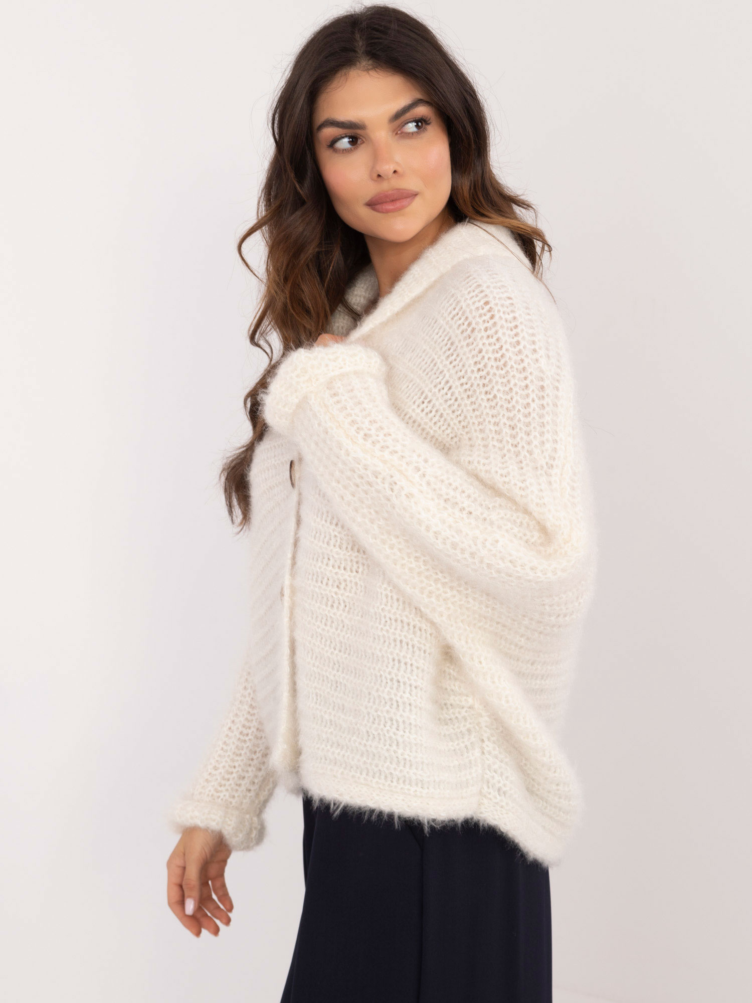 Sweter ecru