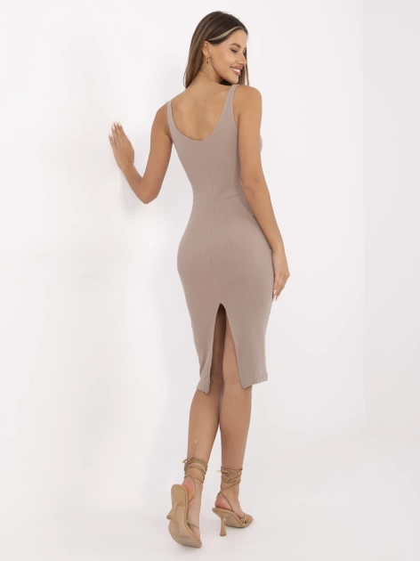 Ciemnobeżowa dopasowana sukienka na lato RUE PARIS