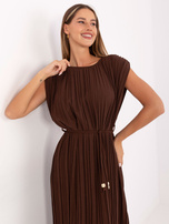 Ciemnobrązowa midi sukienka z poduszkami na ramionach