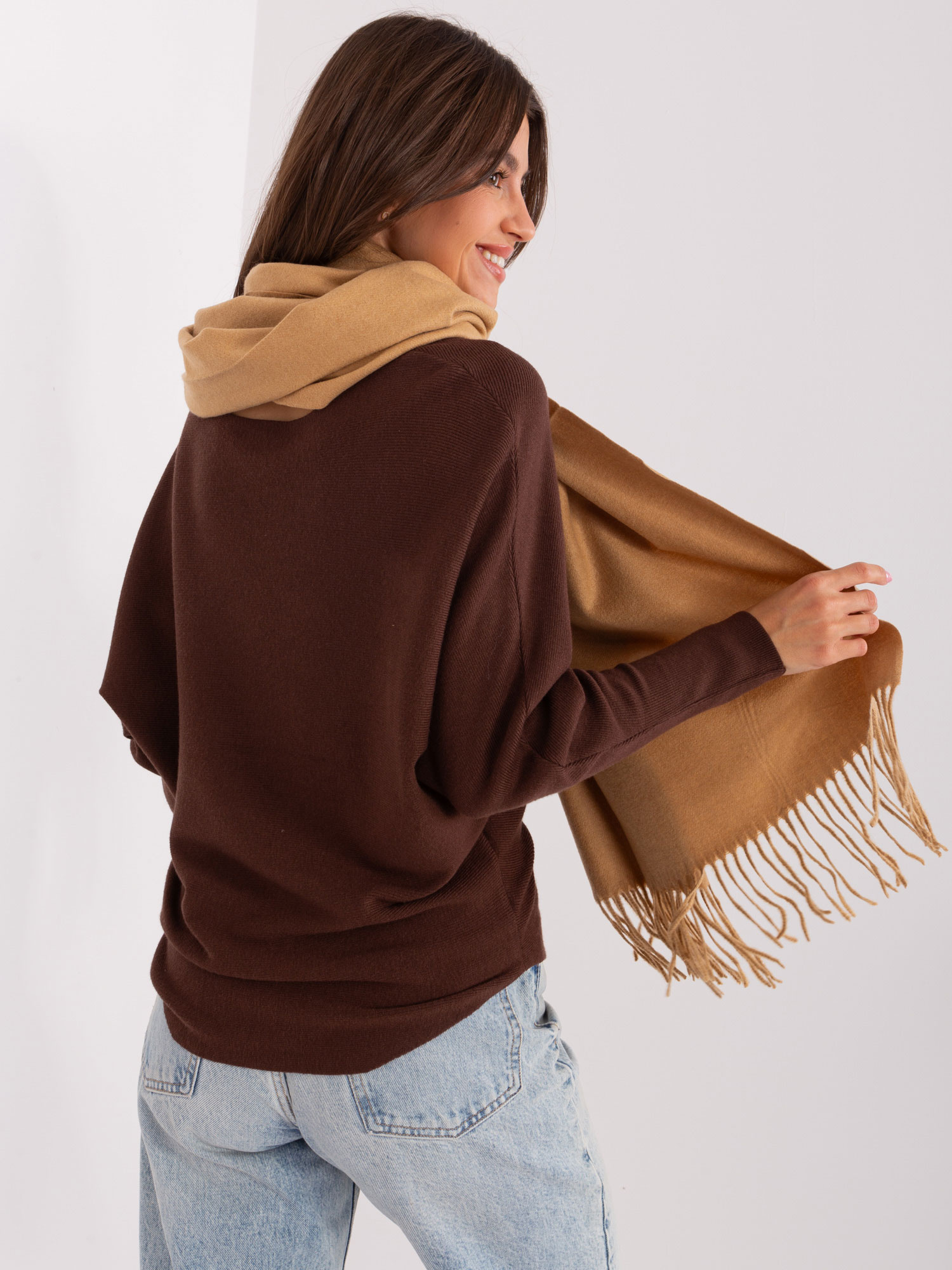Großhandel Camel-farbener Damen-Schal mit Fransen