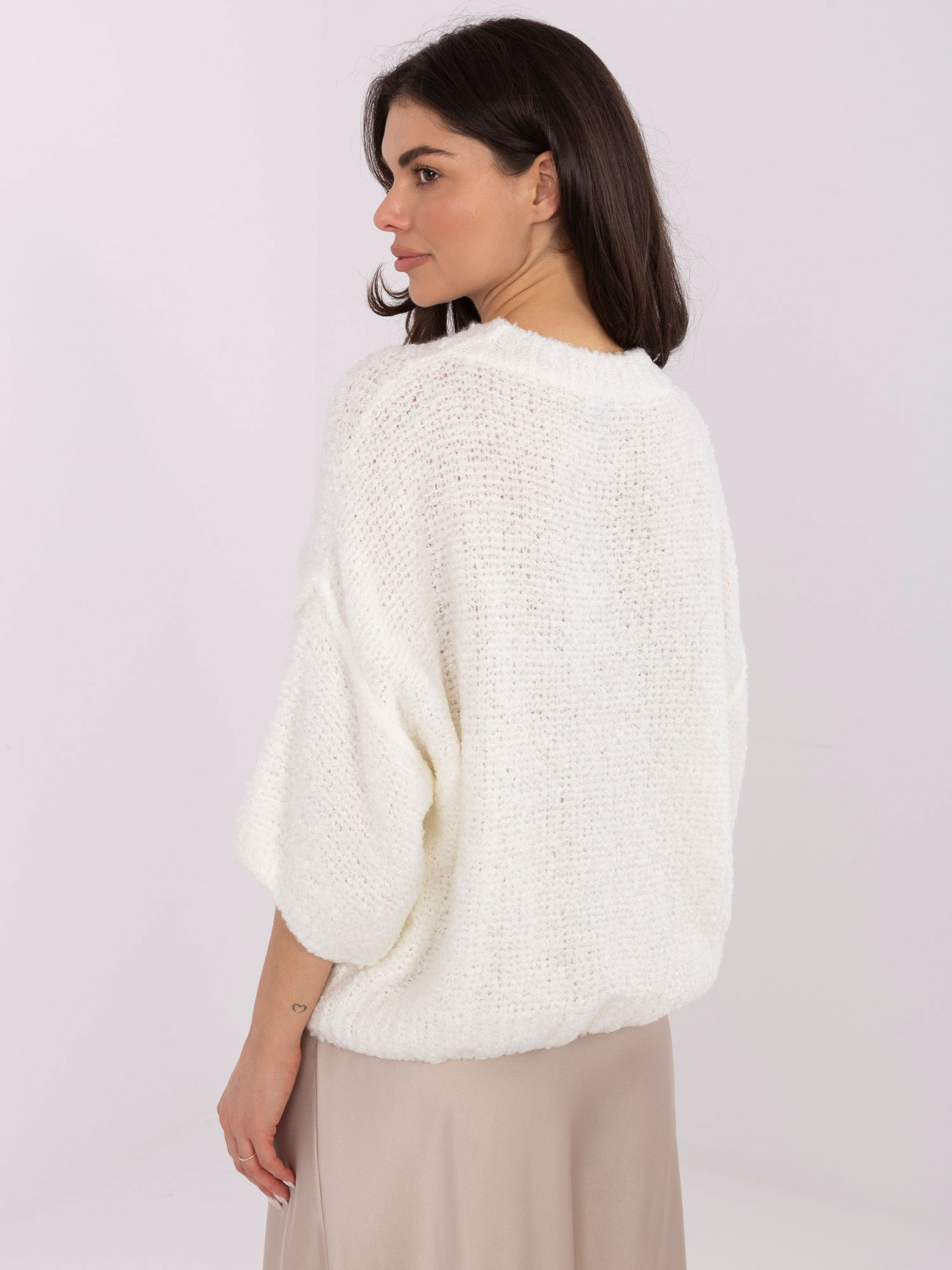 Sweter ecru