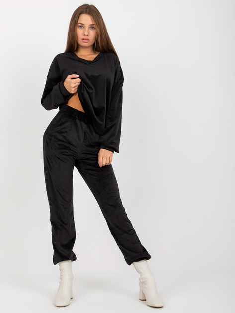 Hurt Czarna gładka bluzka welurowa z dekoltem V RUE PARIS