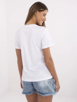 Biały damski t-shirt z wyhaftowanym misiem