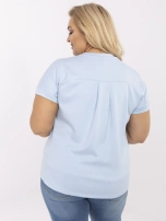 Jasnoniebieska bluzka plus size w jednolitym kolorze