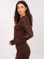 Brązowy elegancki sweter z okrągłym dekoltem