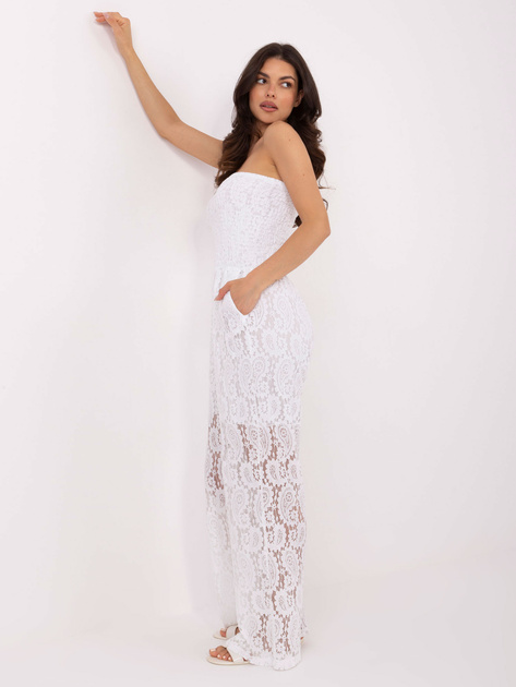 Biały koronkowy kombinezon ze spodniami