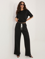 Czarne dresowe spodnie wide leg od kompletu