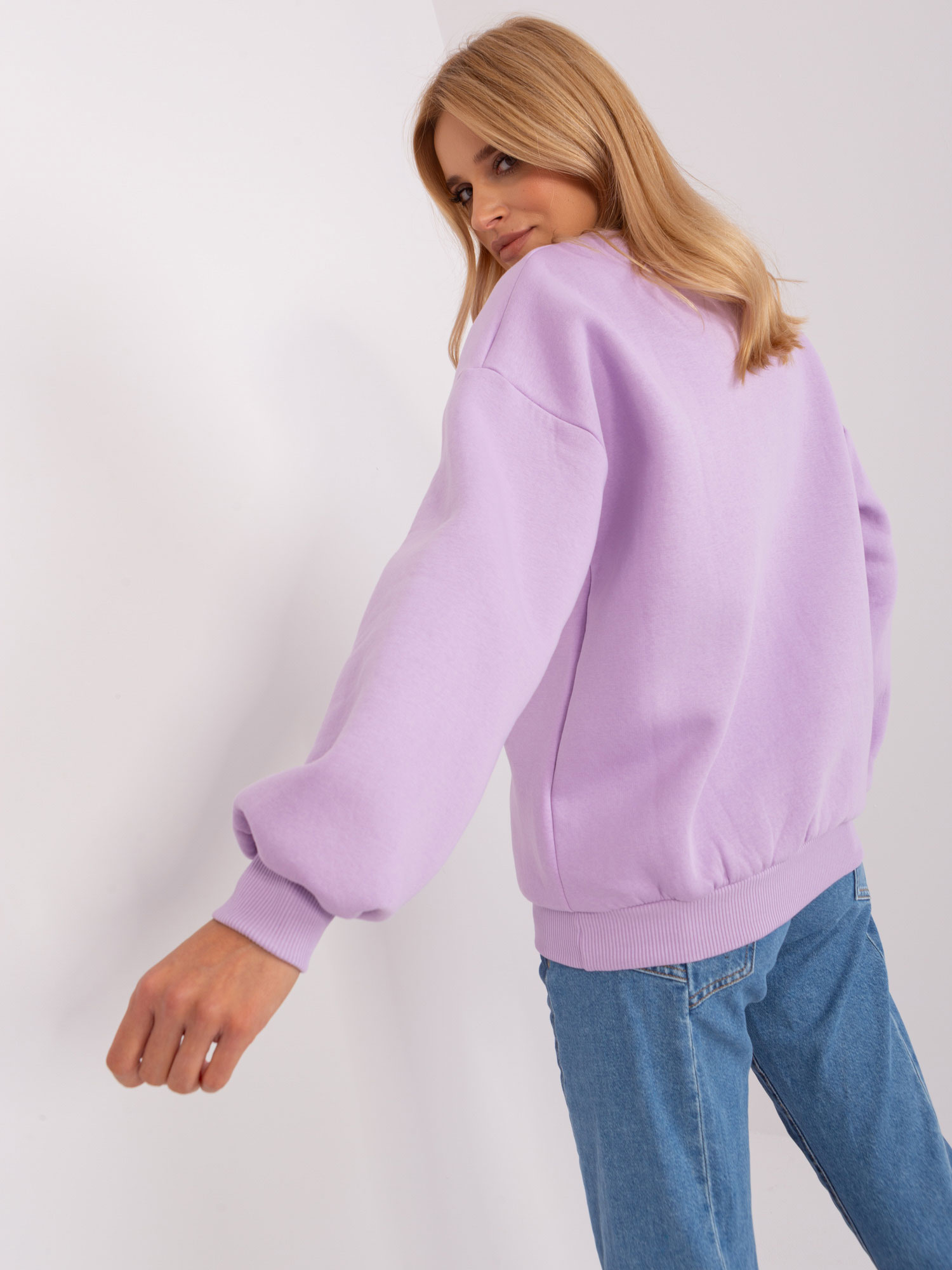 Hurt Jasnofioletowa bluza bez kaptura z napisem 