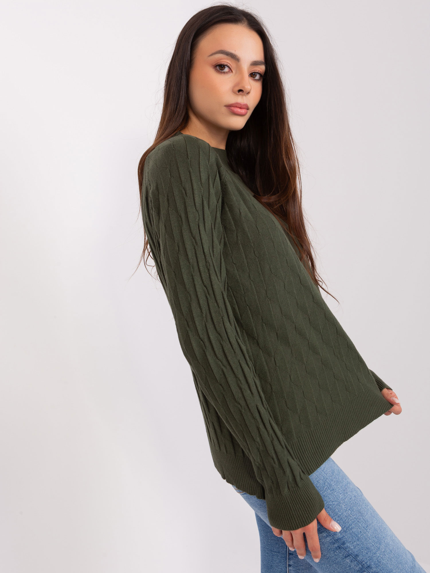 Khaki damski sweter klasyczny we wzory