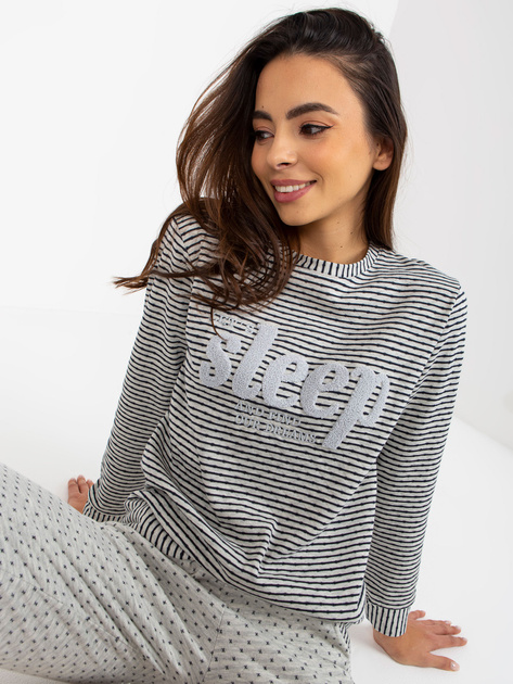 Hurtownia Szara dwuczęściowa piżama z naszywkami