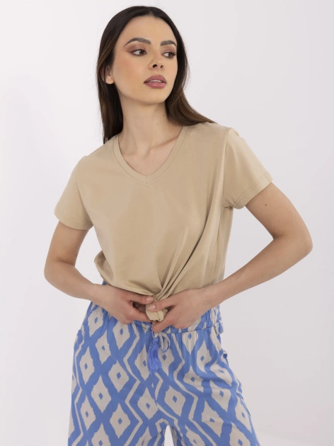 Beżowy t-shirt o klasycznym kroju BASIC FEEL GOOD