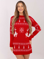 Czerwony długi sweter w śnieżynki 