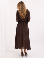 Ciemnobrązowa sukienka z długim szalem w talii RUE PARIS  