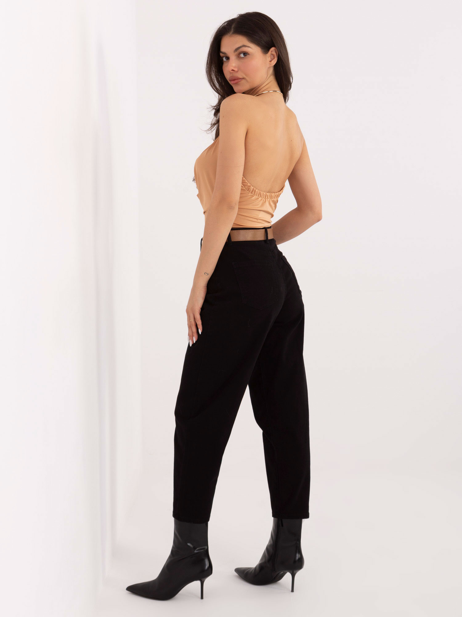 Black women's mom jeans with high waist.