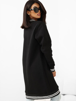 Schwarzer langer Reißverschluss-Pullover mit dem Aufnäher Lucia RUE PARIS.