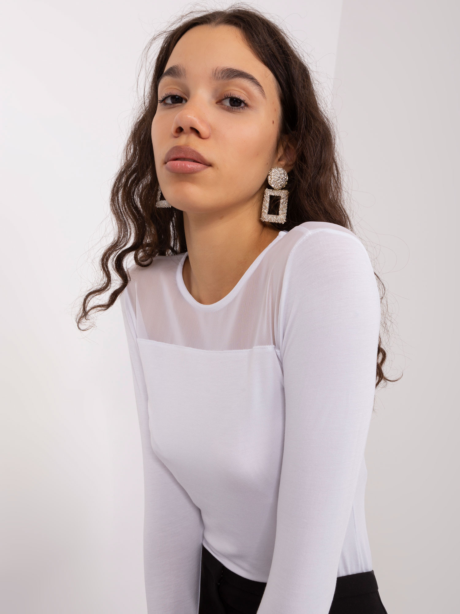 Biała bluzka longsleeve z wiskozy BASIC FEEL GOOD