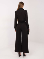 Czarna marynarka z koronkowym wykończeniem 