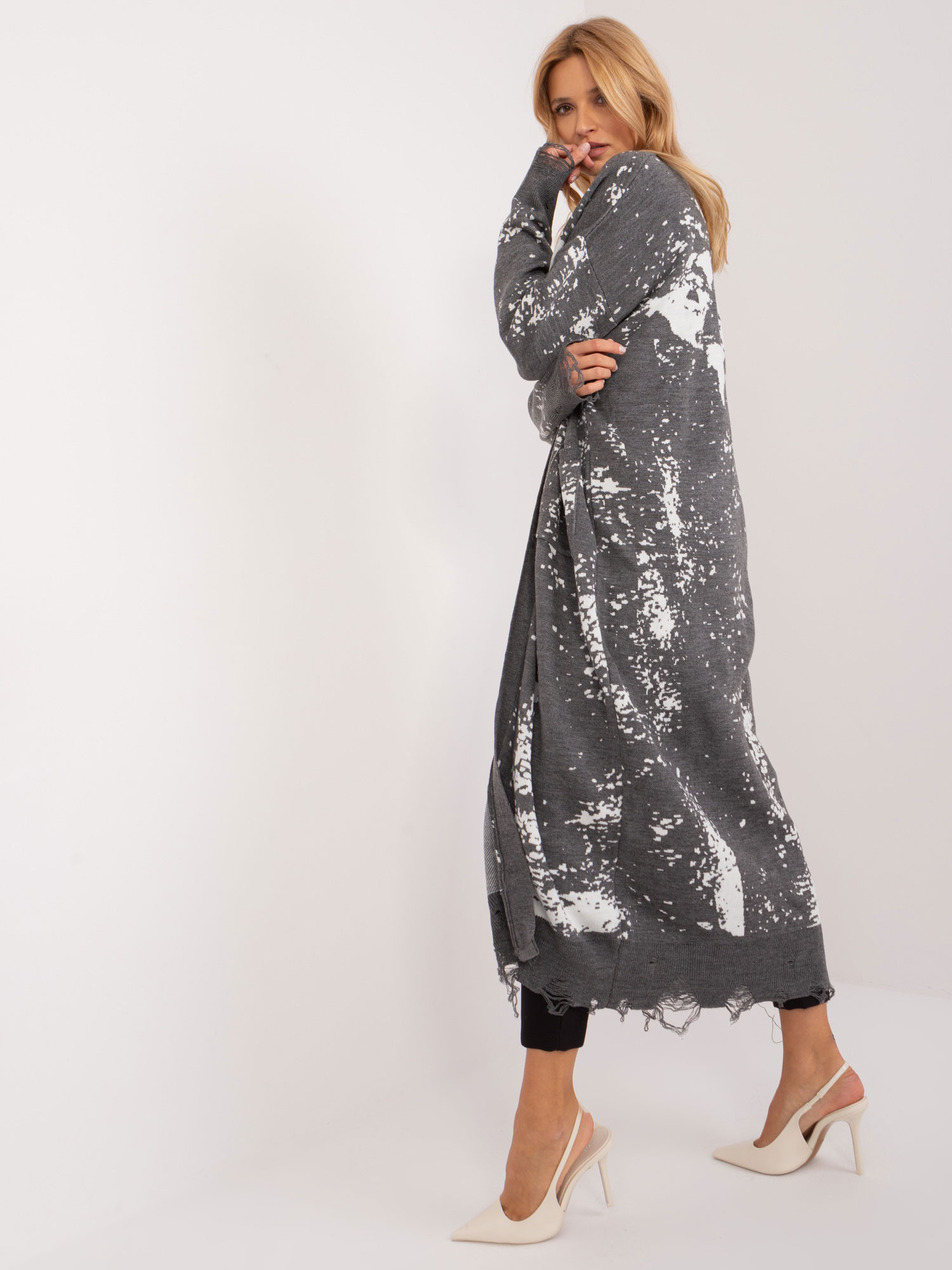 Dunkelgrauer langer Damen-Kardigan mit Print.