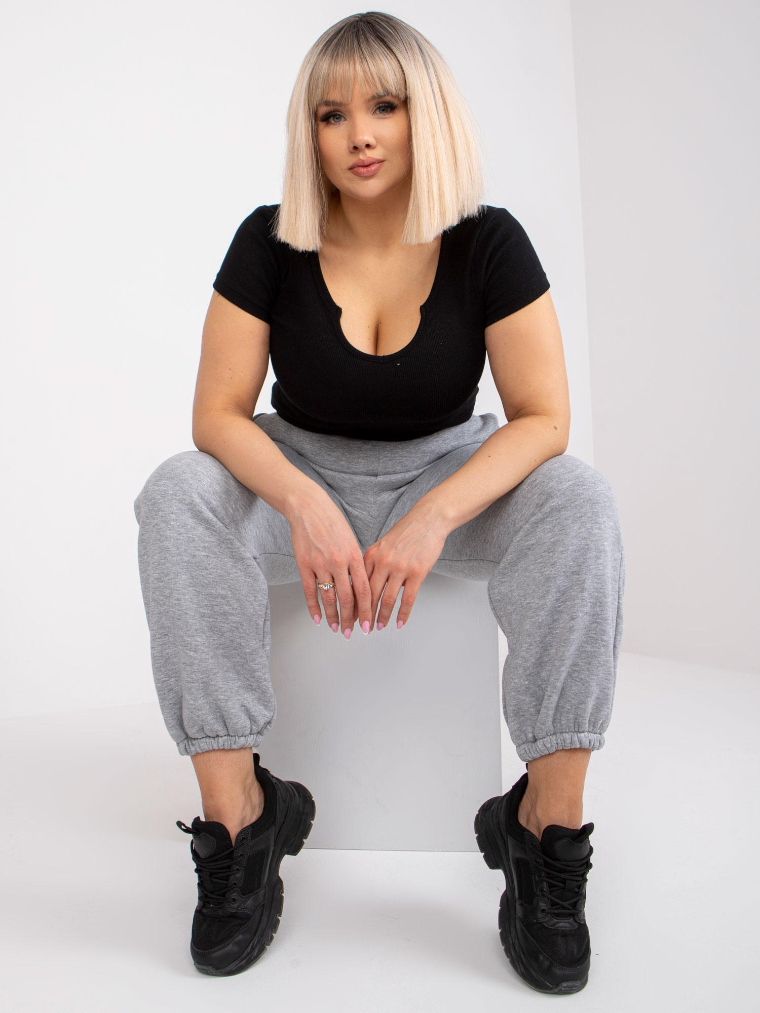 Szare melanżowe dresowe spodnie plus size z kieszeniami Banni 