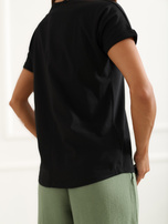 Czarny t-shirt jednokolorowy basic z dekoltem w serek Severine 