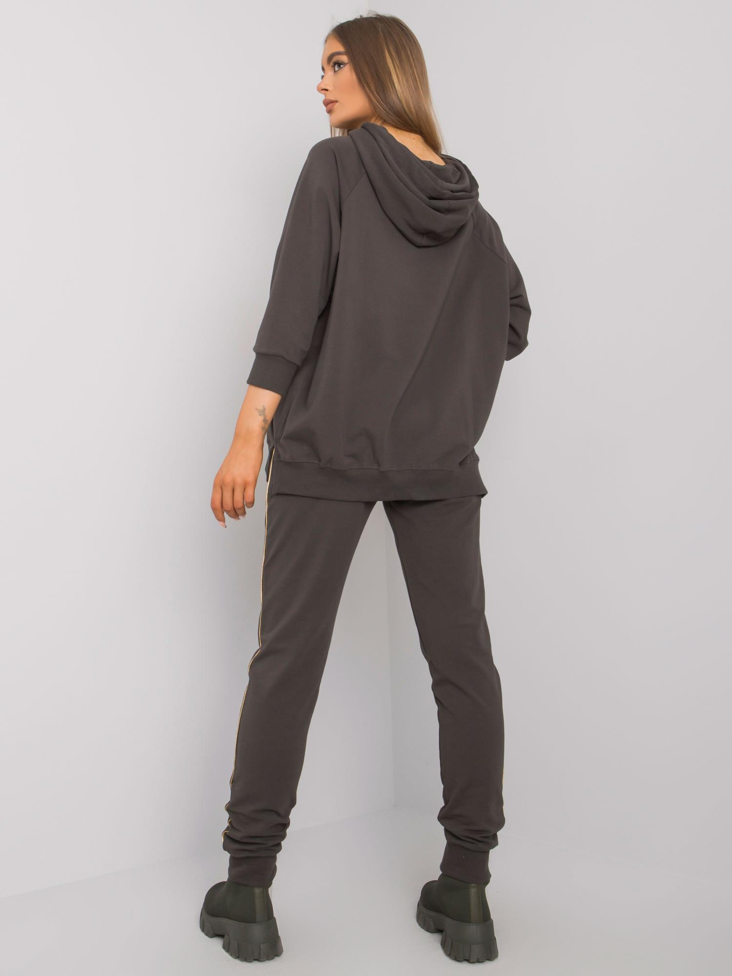 Dark khaki two-piece set with Cliffton print