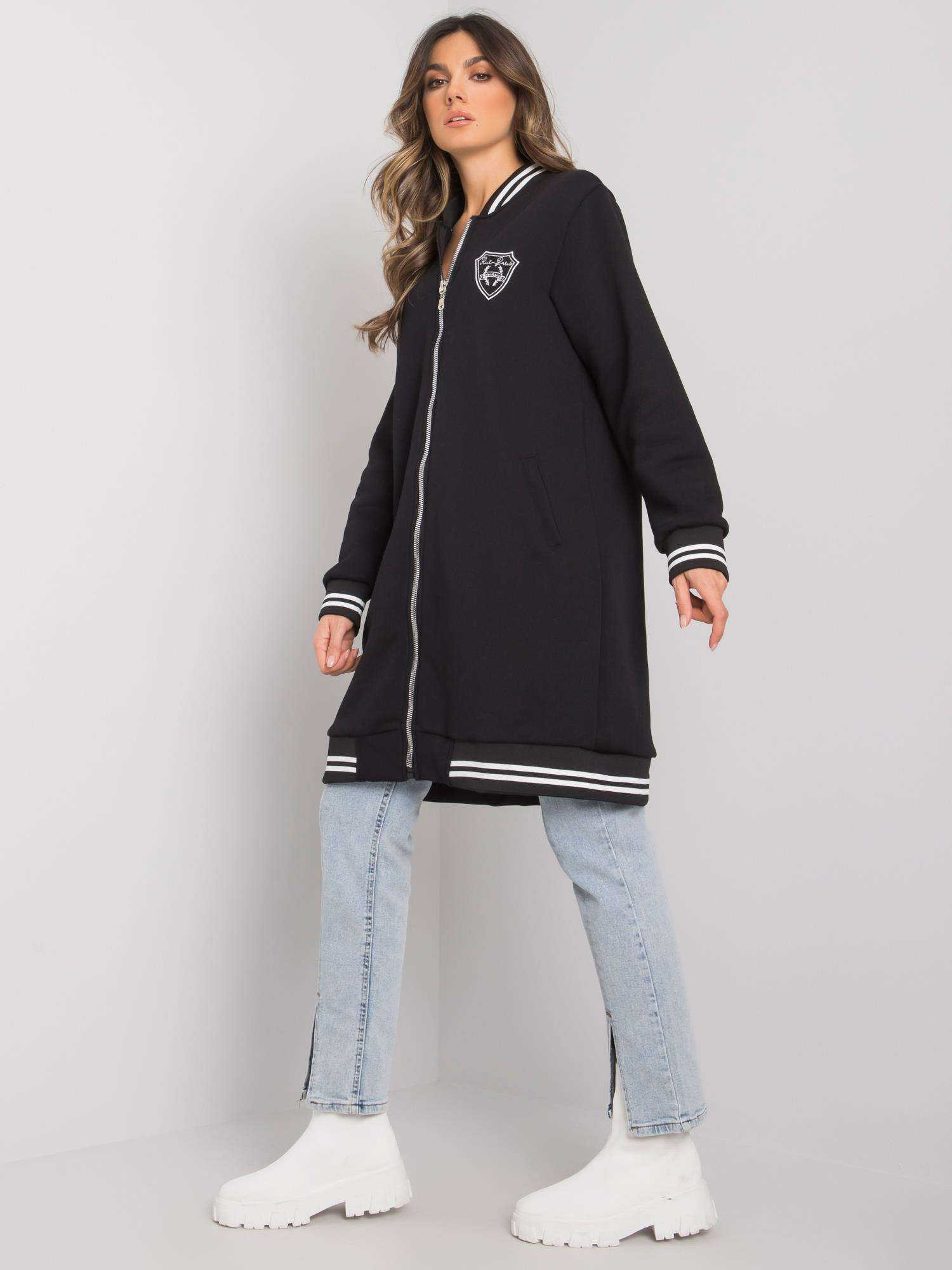 Black long zip-up sweatshirt with the patch Lucia RUE PARIS.