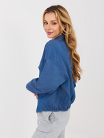 Niebieska jeansowa koszula ze ściągaczem na dole