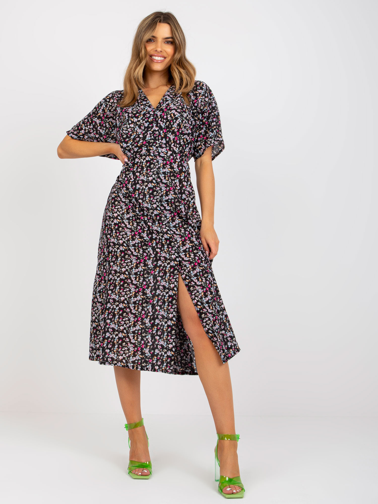 Czarna midi sukienka w kwiaty RUE PARIS