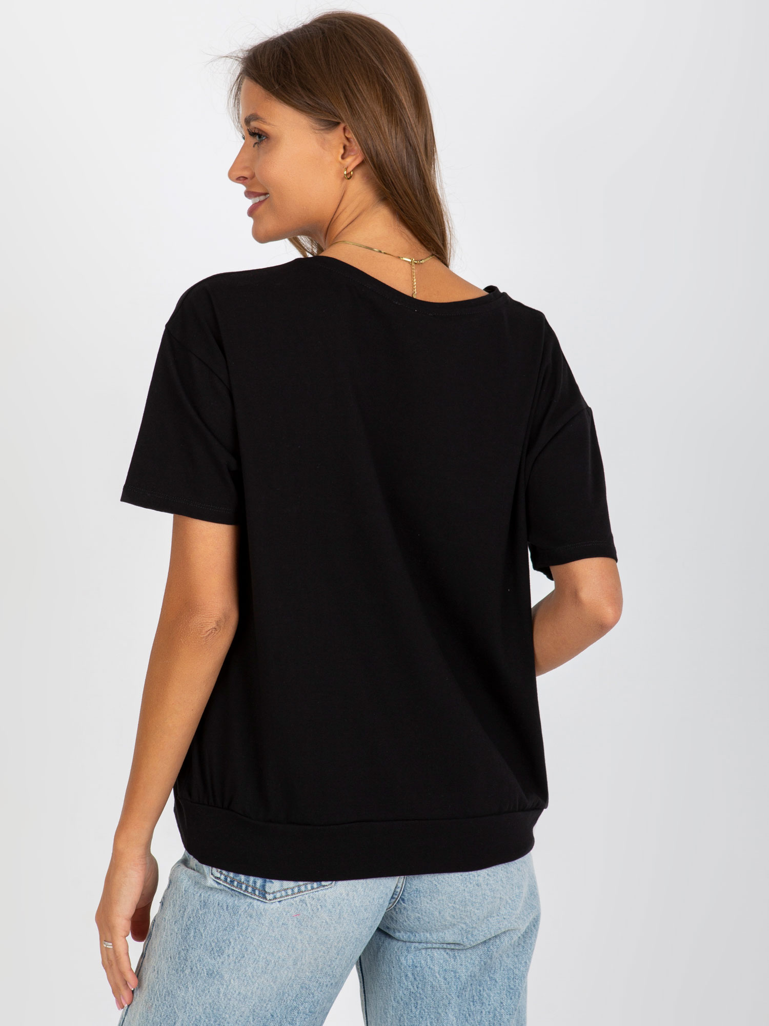Hurtownia Czarna bluzka oversize z okrągłym dekoltem