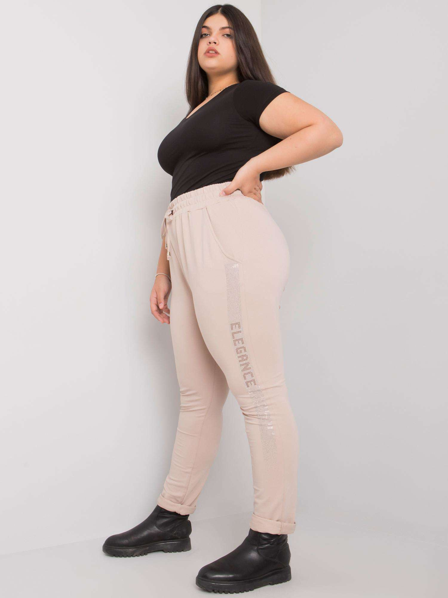 Beige plus size sweatpants with Aelis applique