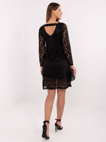 Schwarzes Spitzenkleid mit Futter.