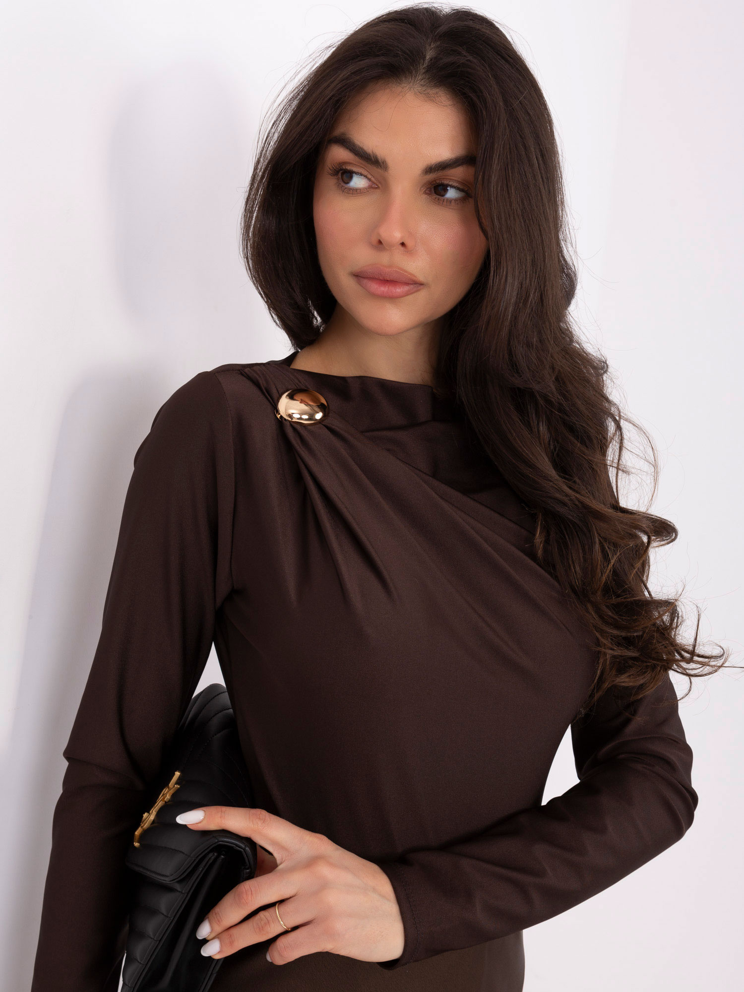 Ciemnobrązowe eleganckie body z drapowaniem