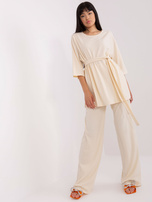 Hurt Jasnobeżowy damski komplet casualowy w prążek