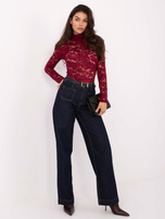 Burgundowa dopasowana bluzka z koronki