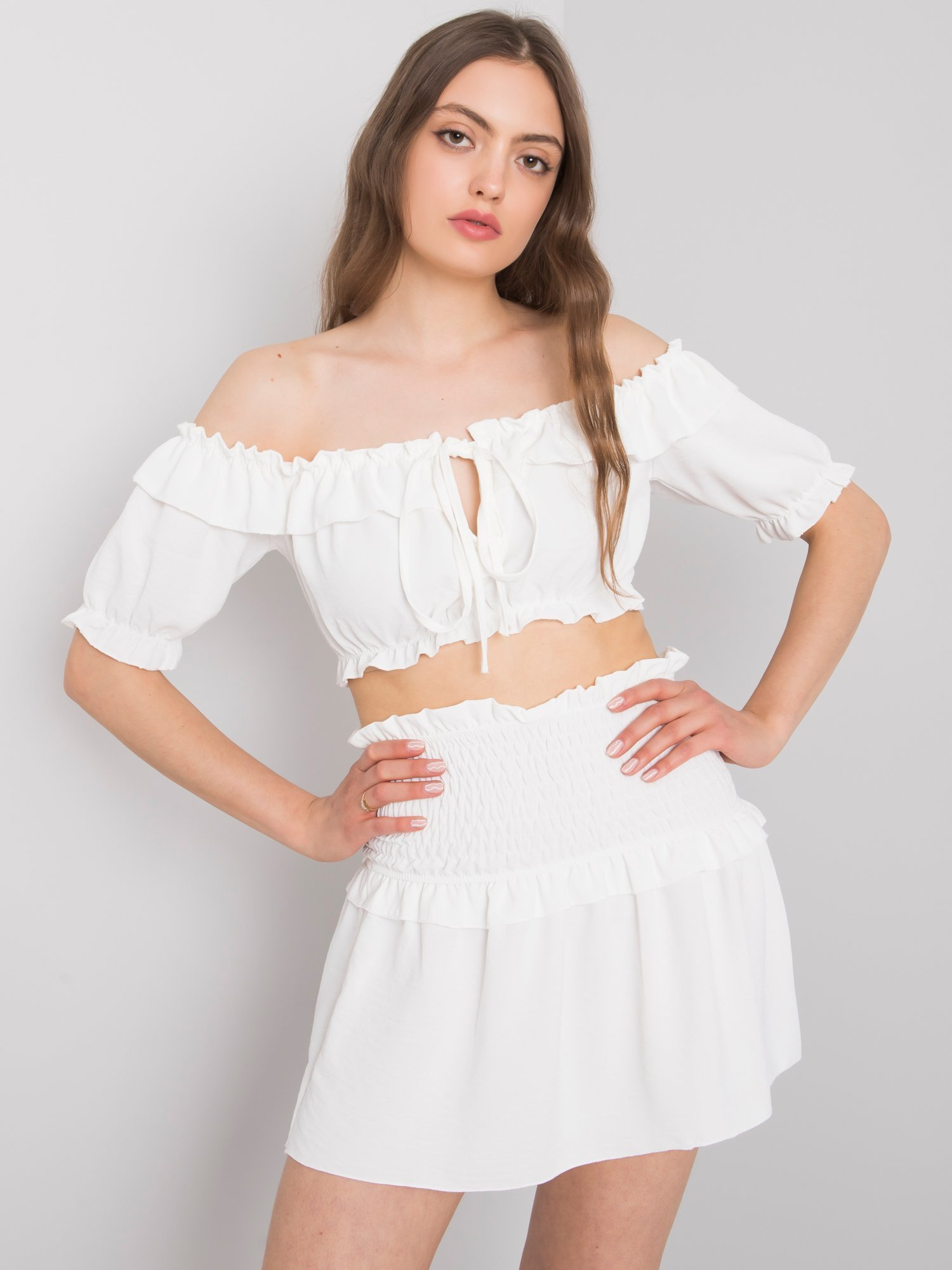 Weißes kurzes Top mit Rüsche Arnika OCH BELLA.