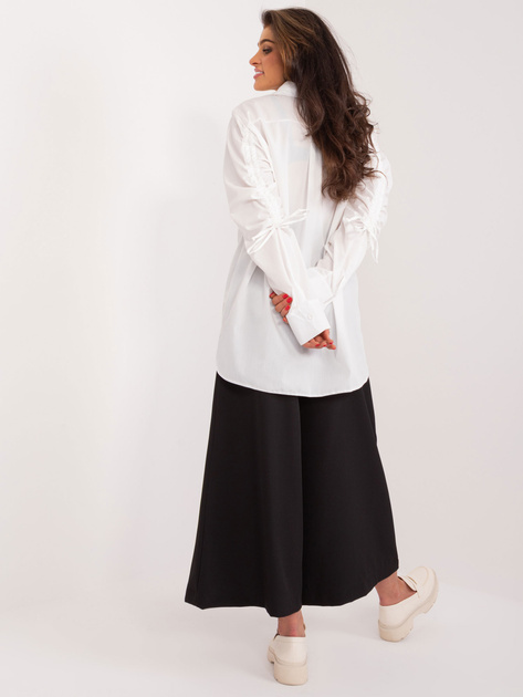 Hurt Biała długa koszula ze ściągaczami na rękawach