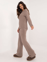 Ciemnobeżowy dzianinowy komplet ze spodniami