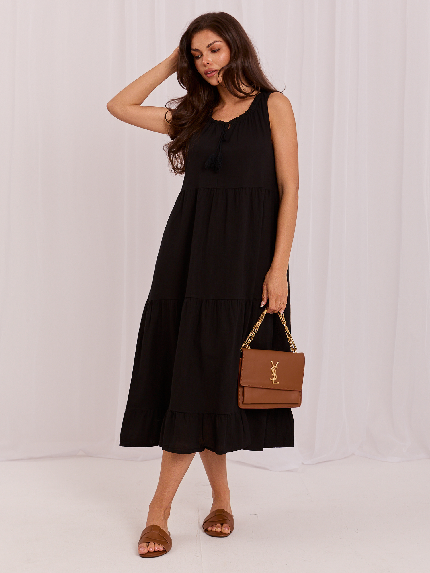 Juoda maxi suknelė su linu.