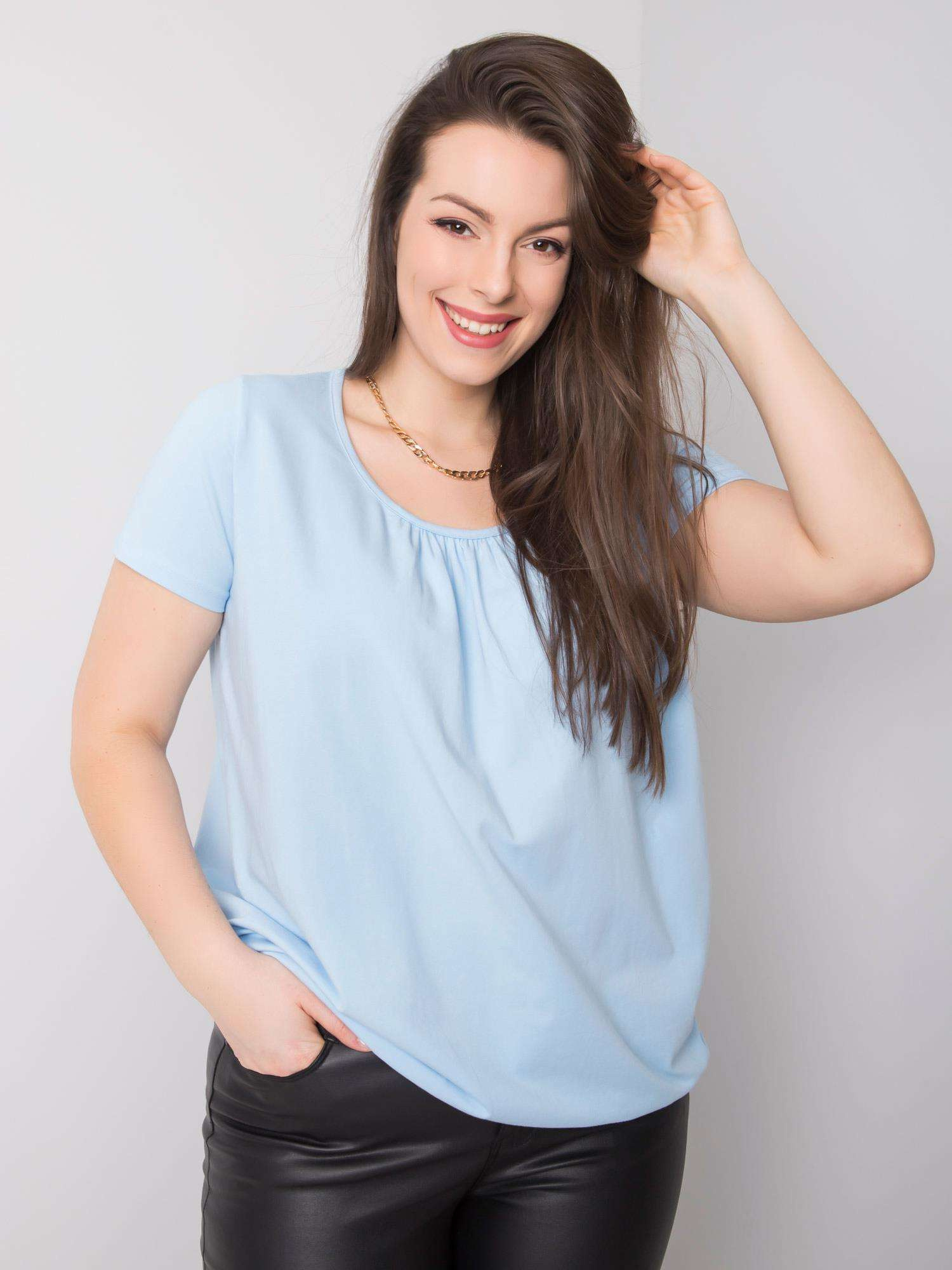 Šviesiai mėlyna plus size medvilninė bluzonė Celeste.
