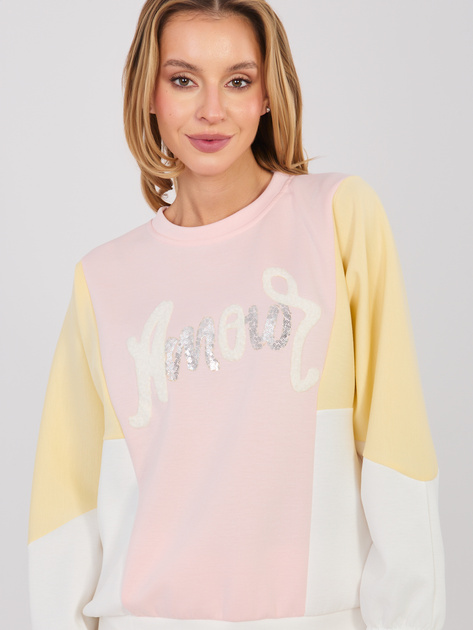 Pastelowy różowy komplet z wypukłym napisem RUE PARIS