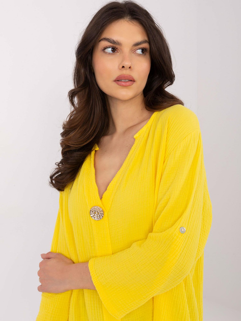 Hurt Żółta muślinowa bluzka z ozdobnym guzikiem