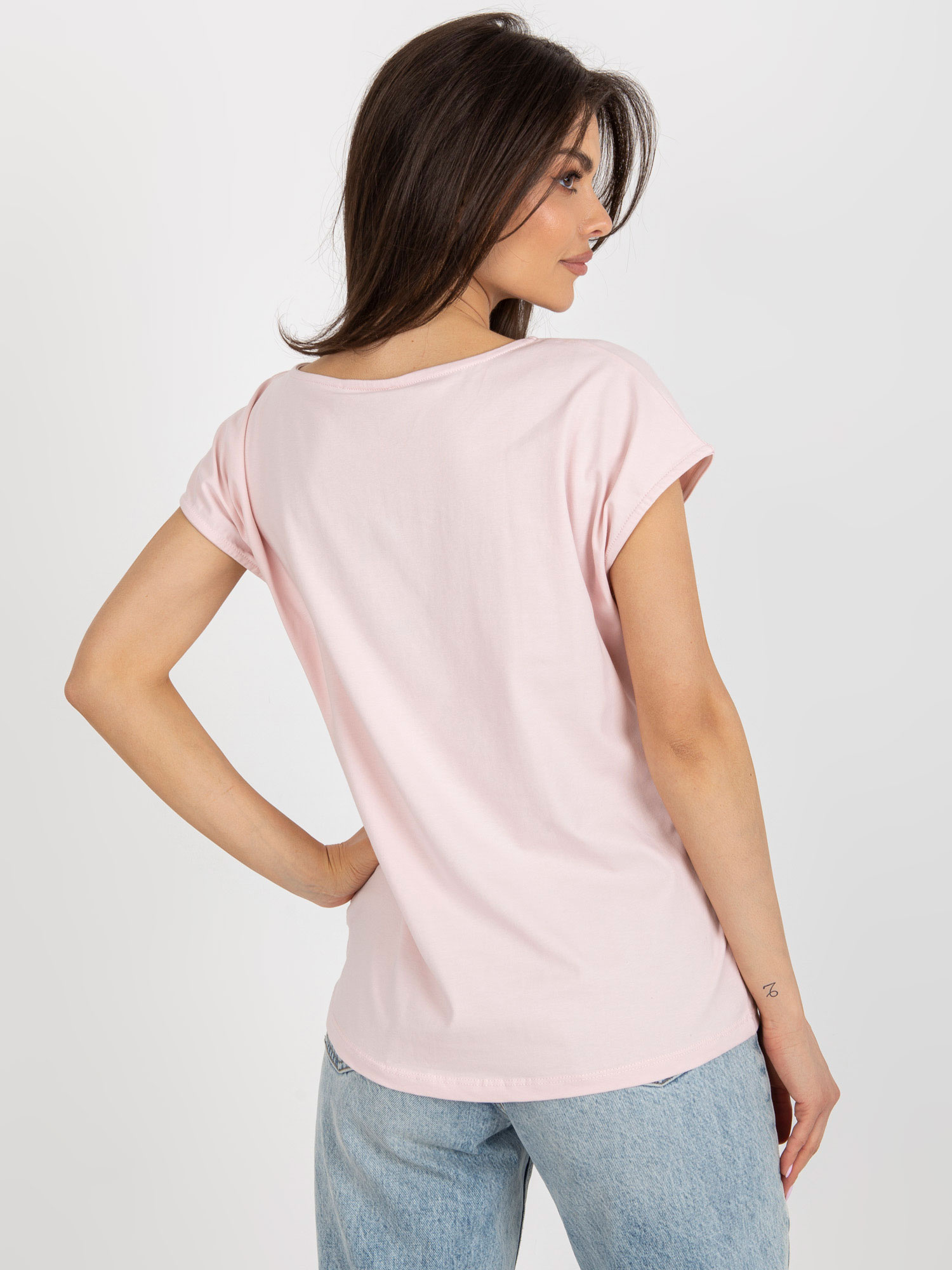Hurtownia Jasnoróżowy t-shirt jednokolorowy z napisem