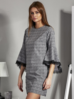 Sukienka we wzory z hiszpańskimi rękawami czarno-biała