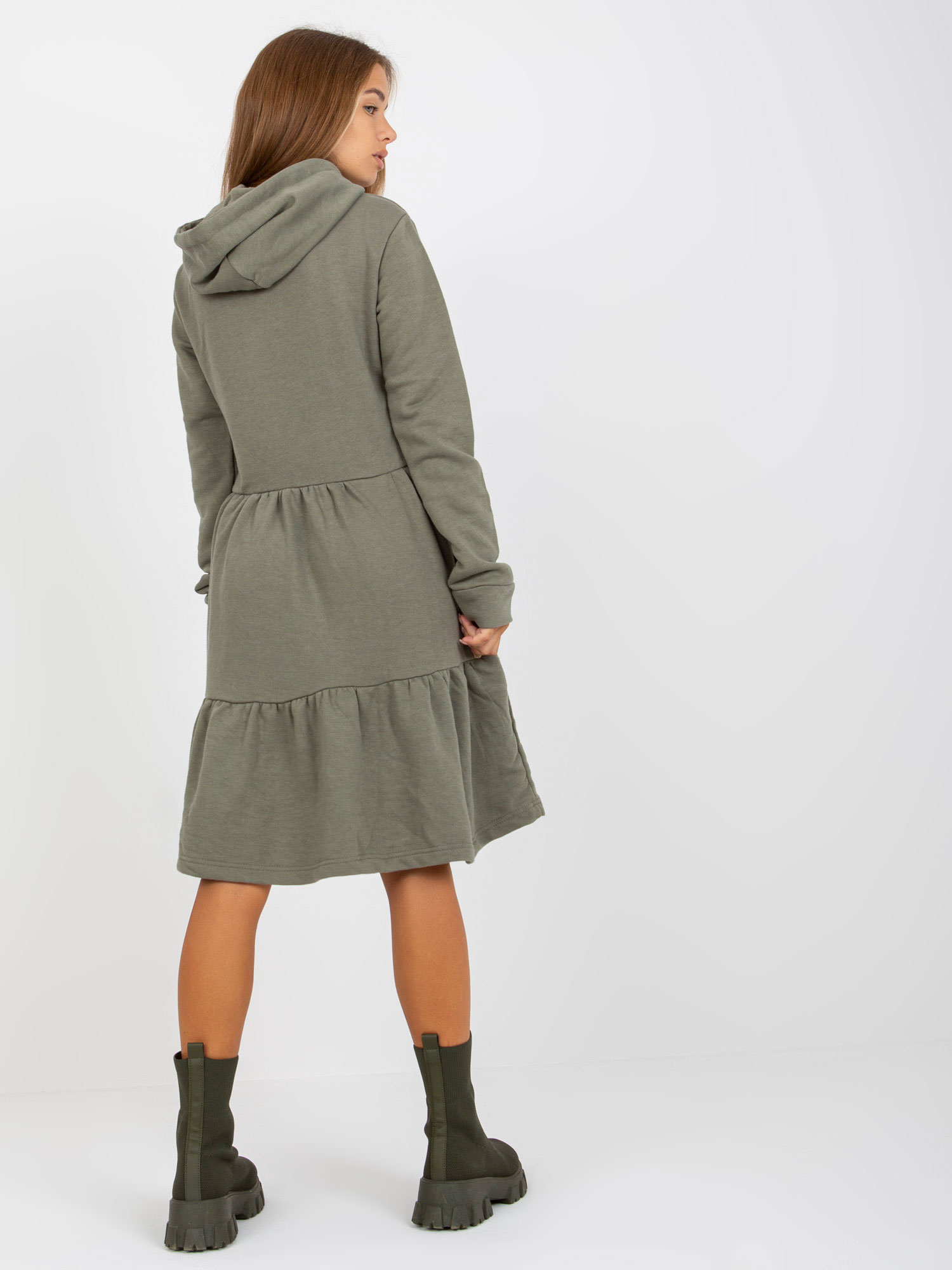 Khaki rozkloszowana sukienka dresowa z falbaną FRESH MADE