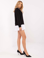 Hurtownia Czarna damska bluzka z koszulowym dołem