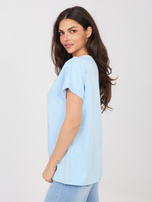 Pastelowa niebieska bluzka oversize z napisem