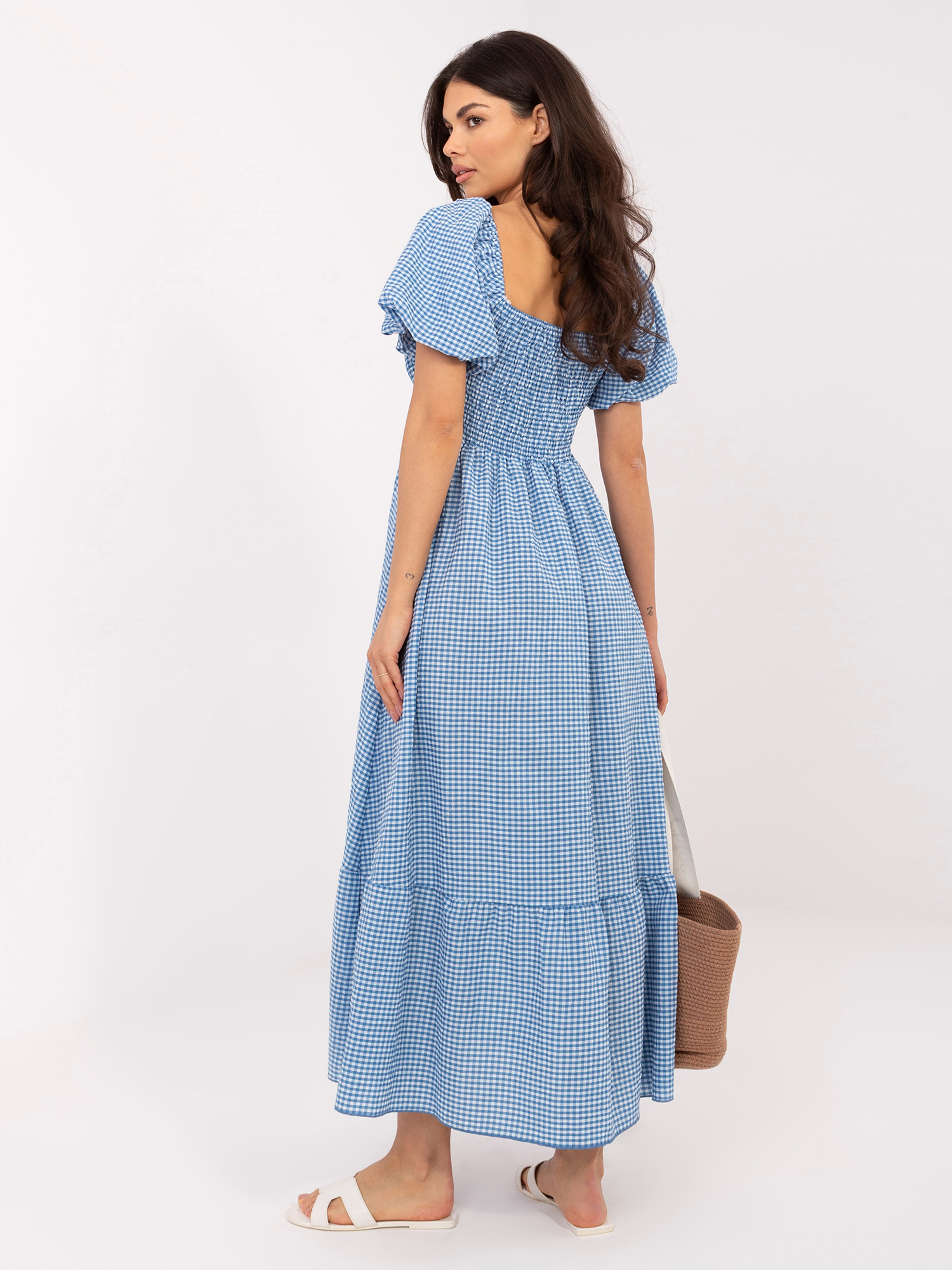 Niebieska sukienka hiszpanka z krótkim rękawem